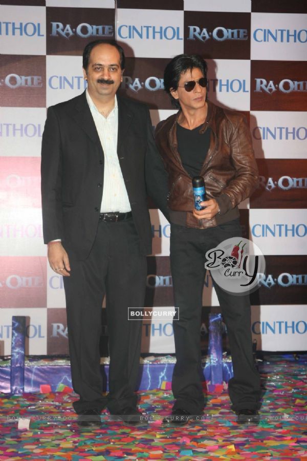 Shah Rukh Khan unveils Cinthol- Ra.one Deo