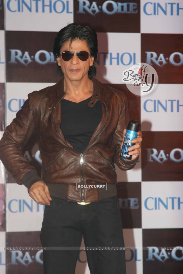 Shah Rukh Khan unveils Cinthol- Ra.one Deo