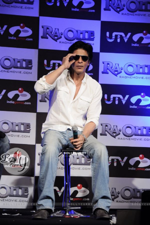 Shah Rukh Khan unveils UTV Indiagames Ra.One social game at Grand Hyatt, Mumbai (162529)