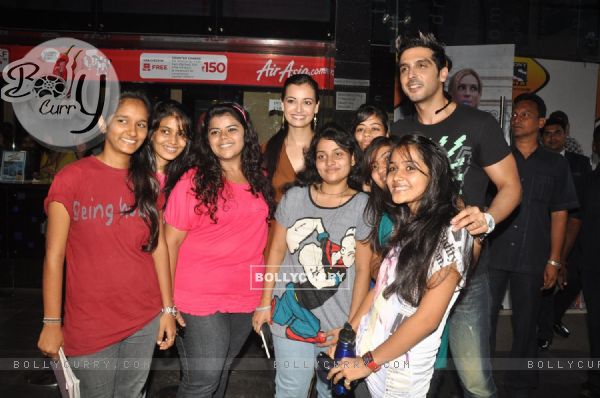 Zayed Khan, Dia Mirza with fans sales ticket of film 'Love Breakups Zindagi' at box office (162963)