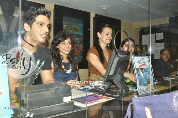 Zayed Khan, Dia Mirza with cast sales ticket of film 'Love Breakups Zindagi' at box office (162969)