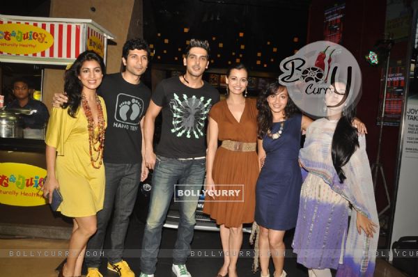 Zayed Khan, Dia Mirza with cast sales ticket of film 'Love Breakups Zindagi' at box office (162974)