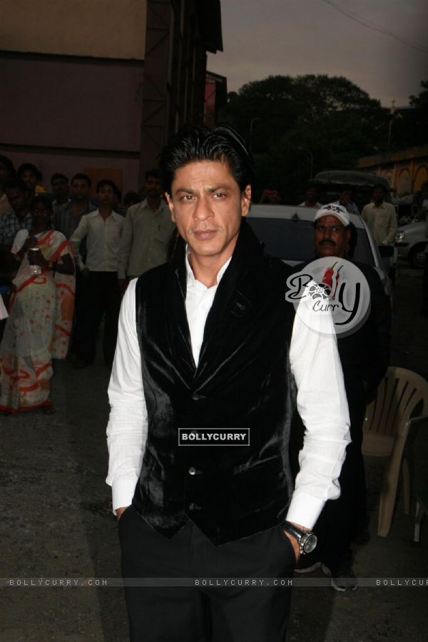 Shah Rukh Khan on the sets of Kaun Banega Crorepati 5 in Mumbai