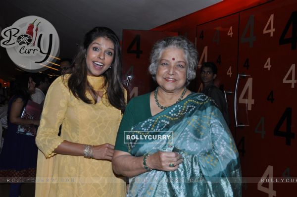 Bhavana Balsawer and Shubha Khote at Premiere of film 'Aazaan' at PVR Cinemas in Juhu, Mumbai (164037)