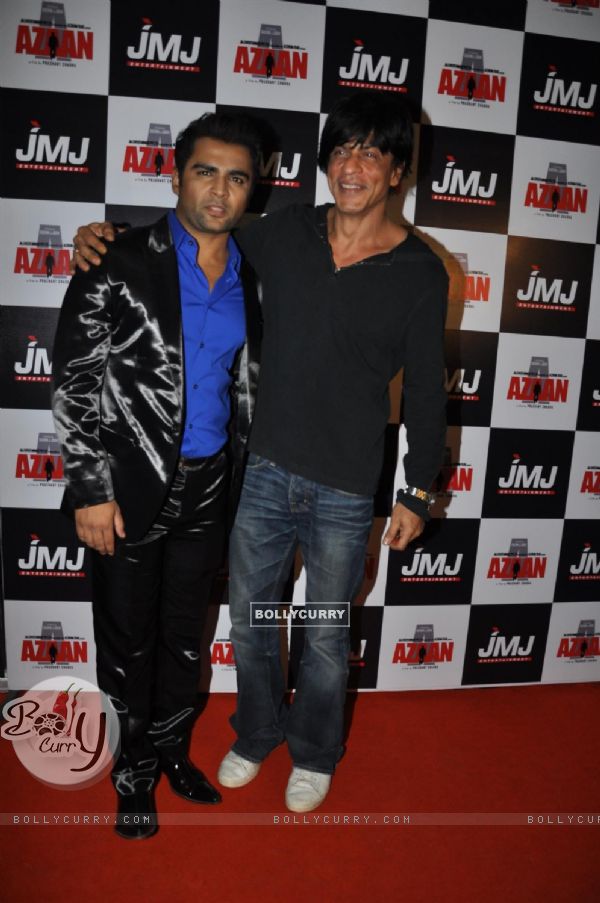 Shah Rukh Khan with Sachin Joshi at Premiere of film 'Aazaan' at PVR Cinemas in Juhu, Mumbai