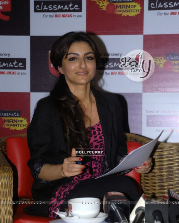 Soha Ali Khan at Classmate press meet, Taj President in Mumbai