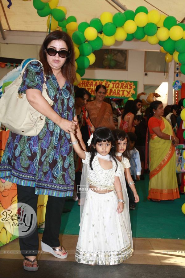 Farah Khan with her kids at Sanjay Dutt and Manyata Kids 1st Birthday