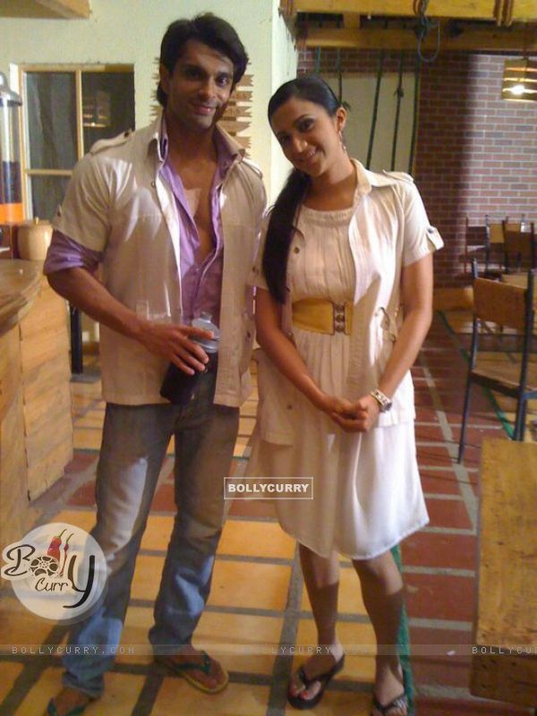 Karan Singh Grover and Shilpa Anand as Dr. Armaan and Dr. Riddhima
