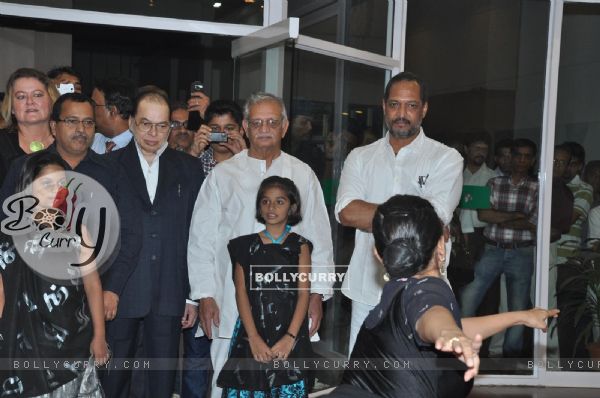 Nana Patekar and Lyricist Gulzar at Calligraphic Painting Exhibition 'Silver Calligraphy' in Mumbai