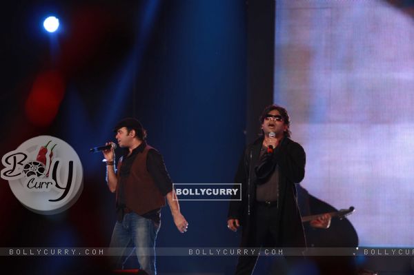 A.R. Rahman and Mohit Chauhan rock at 'Rockstar' live concert at Bhavans Ground