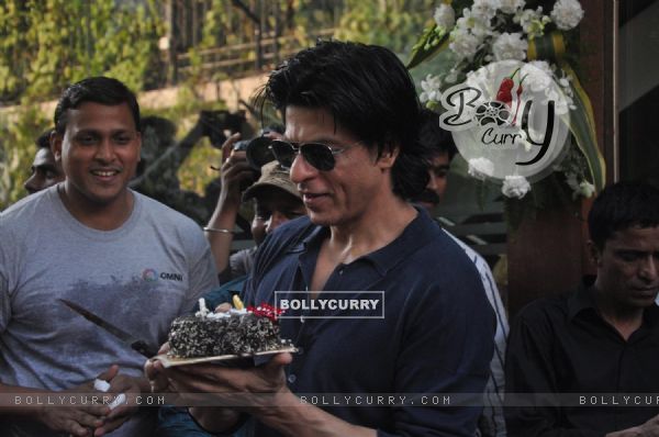 Shahrukh Khan celebrates birthday with media