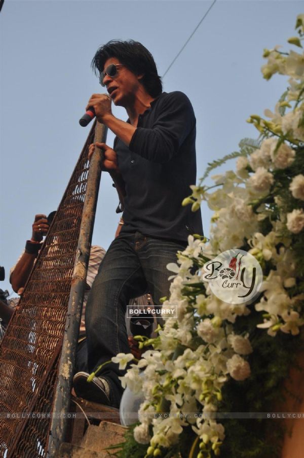 Shah Rukh Khan greets fans on his 46th birthday in Mumbai
