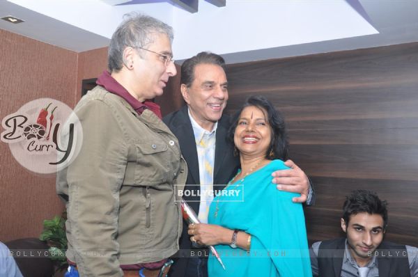 Aditya Raj Kapoor and Dharmendra at Parvez Lakdawala's party
