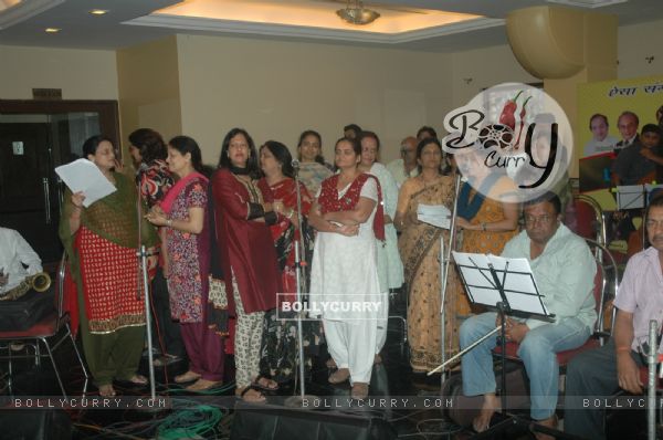 Sudesh Bhosle and Alka Yagnik sang at Grand rehearsal of &quot;Music Heals&quot;in Cancer Aid & Research Foundation