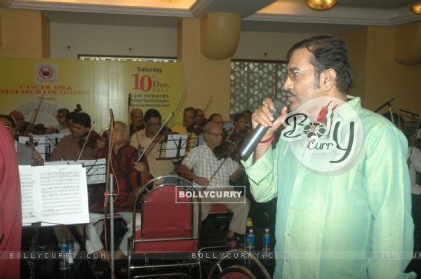 Sudesh Bhosle sang at Grand rehearsal of &quot;Music Heals&quot;in Cancer Aid & Research Foundation