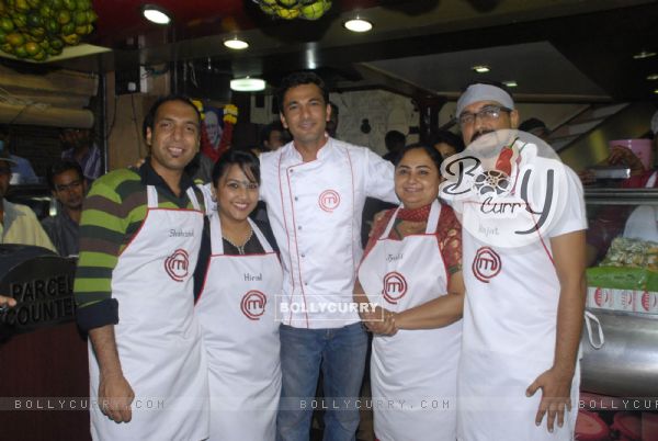 Master Chef finalists with Vikas Khanna at famous pani puri stall ELCO Market