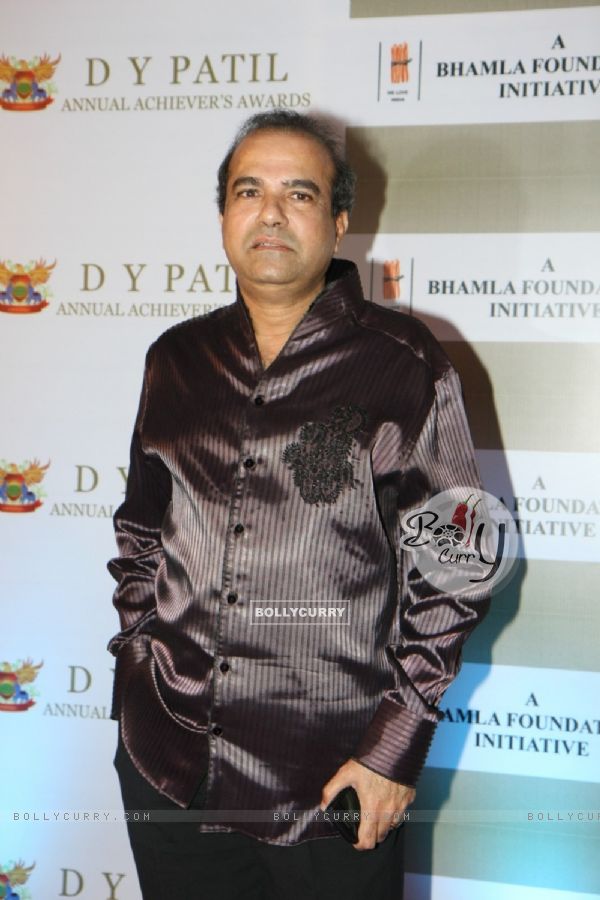 Suresh Wadkar at DY Patil Annual Achiever's Awards at Hotel Taj Lands End in Bandra, Mumbai