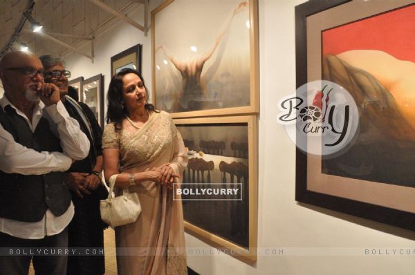 Hema Malini inaugurate Painting exhibhition by artist Sudip Roy at Jehangir Art Gallery