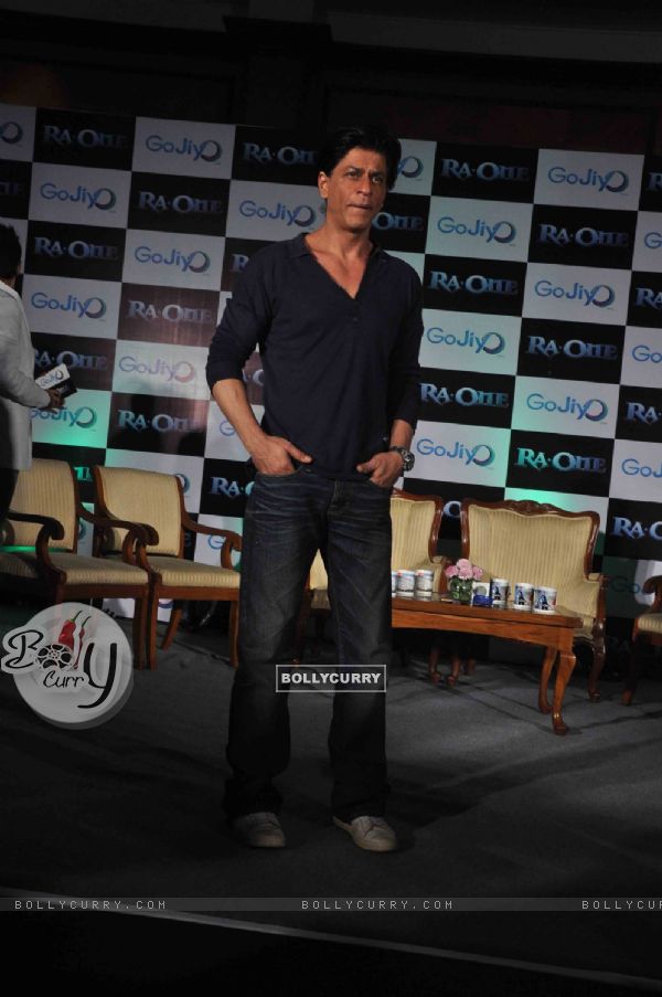 Shah Rukh Khan at GoJiyo event spreading happiness with his laser beamed H.A.R.T! at Hotel Taj Lands End in Bandra, Mumbai