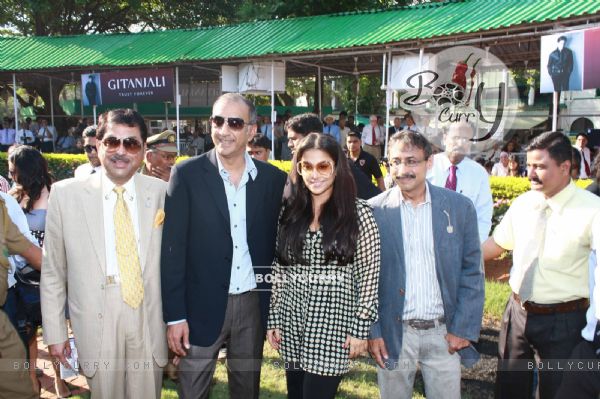 Vidya Balan at 'The Dirty Picture' Race by Sabah Khan show for Gitanjali at Mahalaxmi Race course in Mumbai