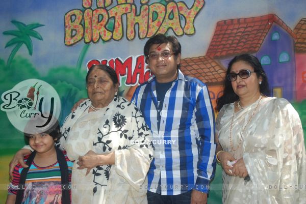 Kishore Kumar's family gathers for Rumajis's birthday at Juhu