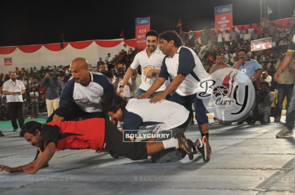 Mahesh Manjrekar, Ashish Chowdhry and Johny Lever grace National Kabaddi championship at Dadar, Mumb