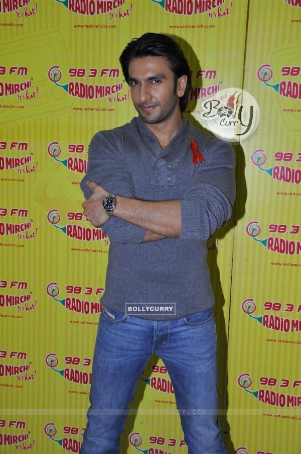 Ranveer Singh promote his film 'Ladies vs Ricky Bahl' at 98.3 FM Radio Mirchi studio (172578)