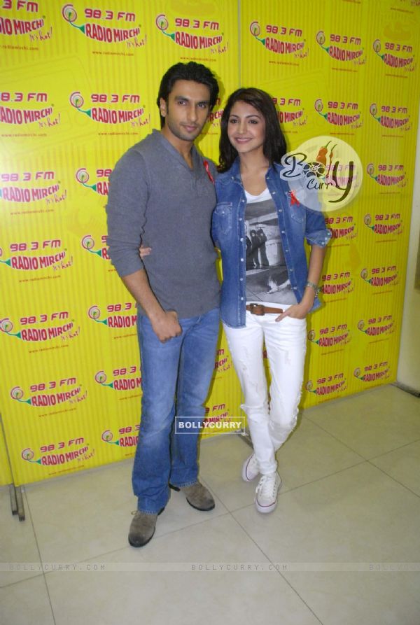 Anushka Sharma and Ranveer Singh promotes "Ladies VS Ricky Bhal" at Radio Mirchi at Lower Parel (172855)