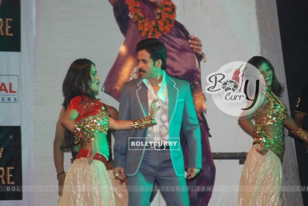 Tusshar Kapoor at Promotions of film 'The Dirty Picture' at Mithibai College Kshitij Festival (172894)