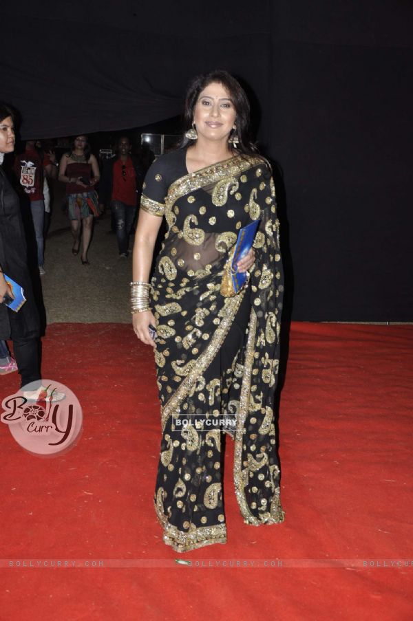 Seema Pandey at Zee Rishtey Awards at Andheri Sports Complex