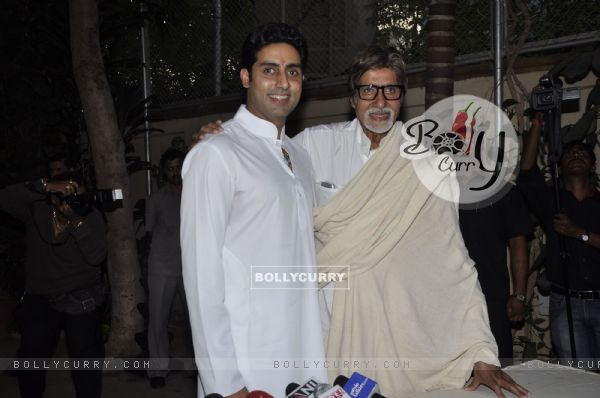 Amitabh and Abhishek Bachchan hold a press conference about their new grand daughter/ daughter in Mu