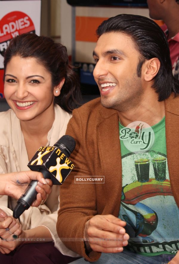 Ranveer and Anushka at Reliance Digital to promote their film "Ladies vs Ricky Bahl" in New Delhi (173525)
