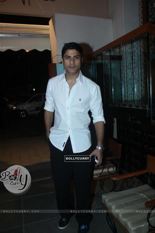 Vikas Bhalla grace Sudhanshu Pandey and Mona Wedding Anniversary bash at Bistro Grill in Mumbai