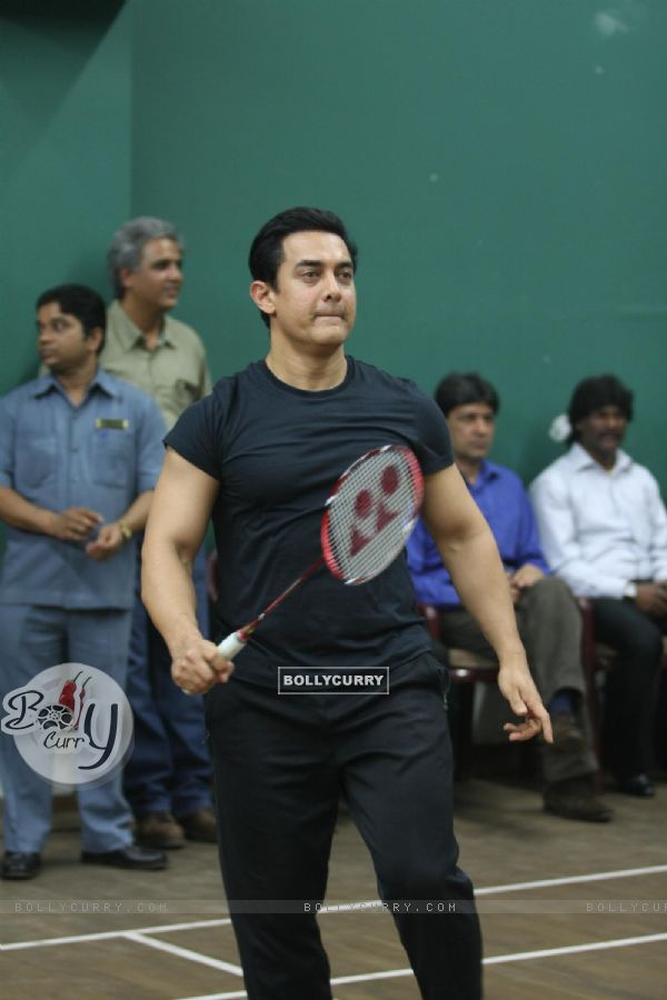 Aamir Khan play an exhibition match at launch of 'PULLELA GOPICHAND'Book in Mumbai