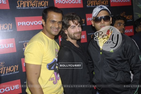 Siddharth Kannan, Neil Nitin Mukesh & Prashant Shirsat at 'Spinnathon 2011' at Mumbai