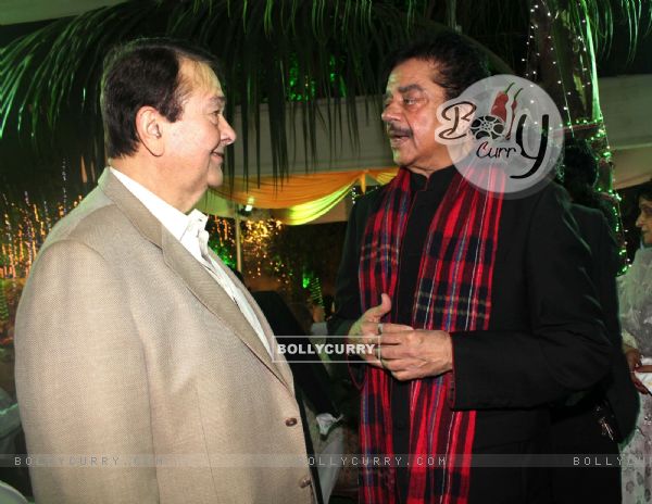 Randhir Kapoor and Shatrughan Sinha grace Dilip Kumar's 89th Birthday Party