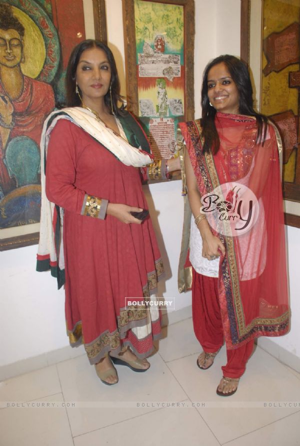 Shabana Azmi at Preksha Lal art exhibition, Kala Ghoda in Mumbai
