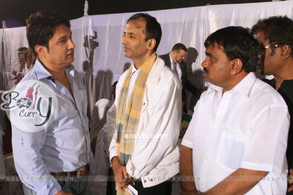 Shekhar Suman pays respect at Dev Anand's prayer meet
