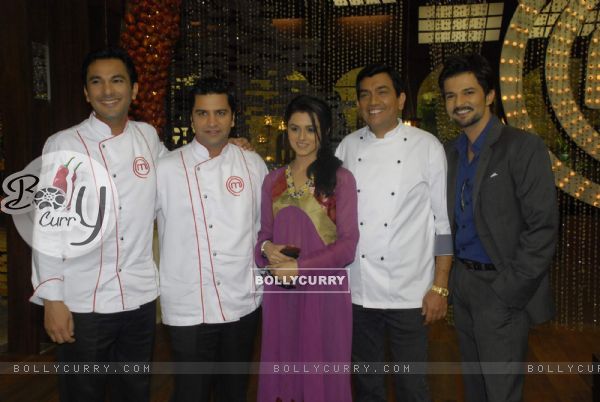 Sanjeev Kapoor, Vikas Khanna, RaQesh and Riddhi Dogra Vashisth on the sets of Master Chef India 2