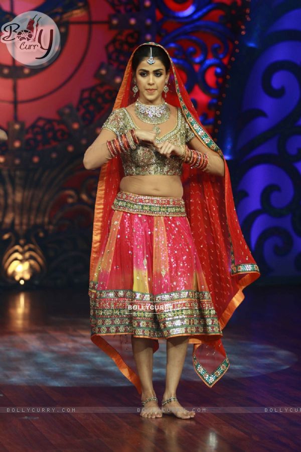 Genelia DSouza add glamour to 'Nach Le Ve With Saroj Khan - Season 3'