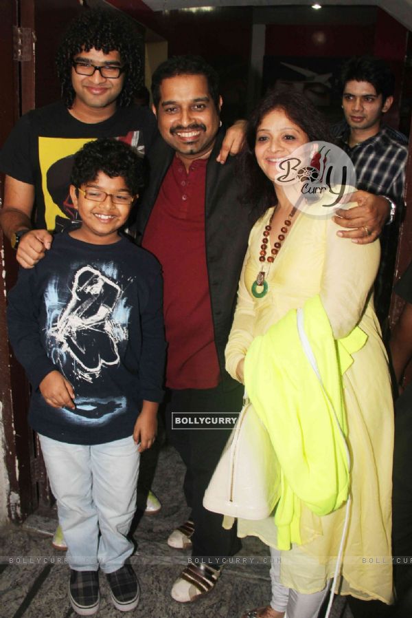 Shankar Mahadevan with family at Don 2 special screening at PVR (175849)