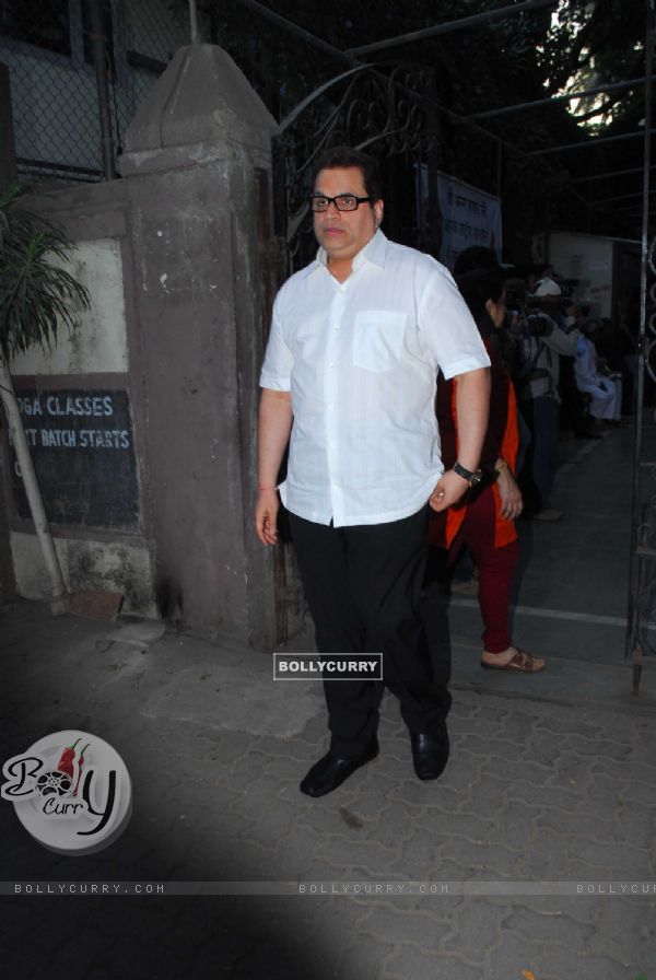 Celebs at Sunil and Dharmesh Darshan's dad's prayer meet