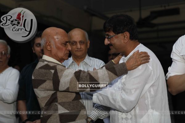 Bollywood pays last tribute to veteran producer-distributor Darshan Sabharwal