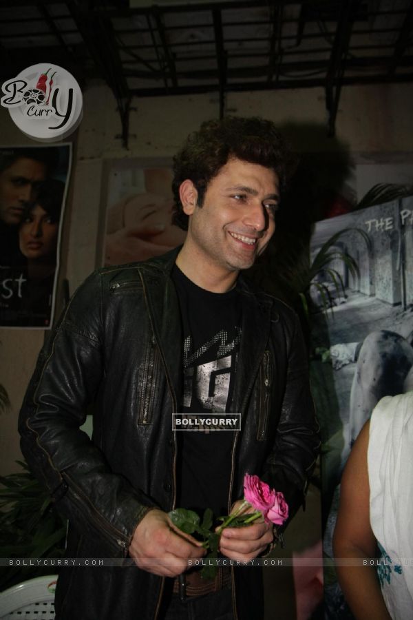 Shiney Ahuja meet fans at Berkowits to promote their film 'Ghost' at Andheri, Mumbai (178269)