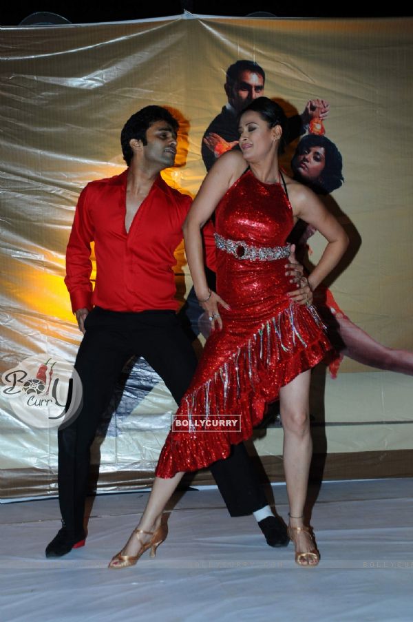 Amit Dolawat and Jaswir Kaur performs at Sandip Soparkar show 'Ageless Dance' at Sheesha Lounge