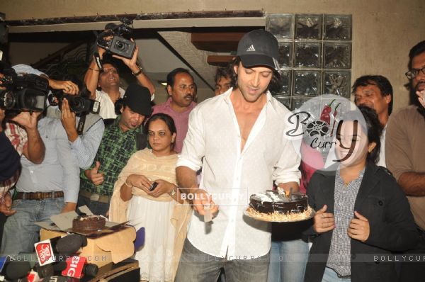 Hrithik Roshan celebrates his 38th Birthday with media in Mumbai