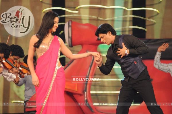 Shah Rukh with Katrina Kaif at 18th Colors Screen Awards