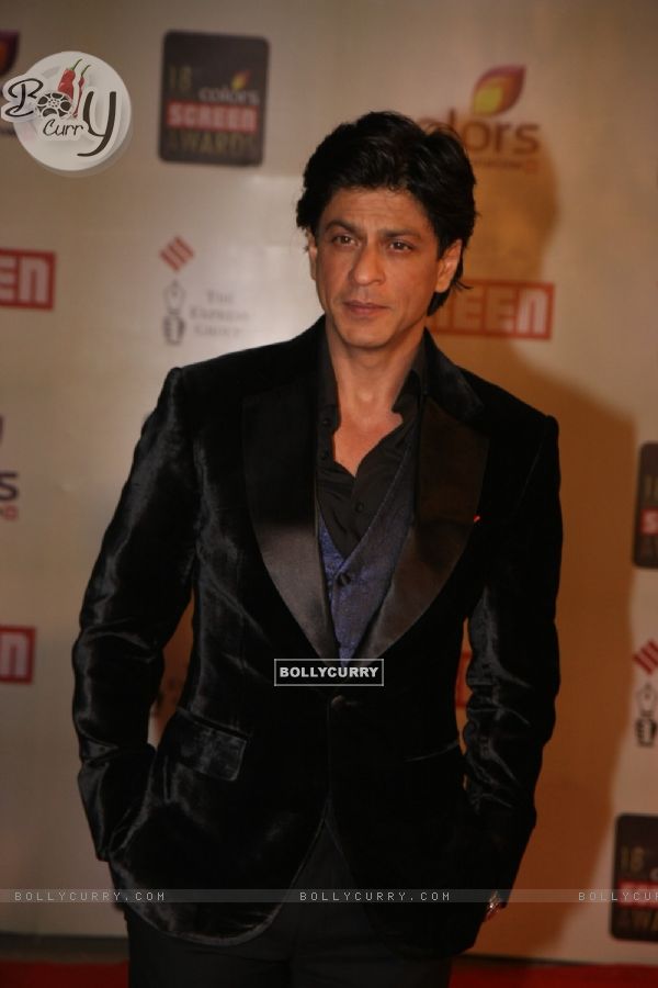 Shah Rukh Khan grace 18th Annual Colors Screen Awards at MMRDA Grounds in Mumbai