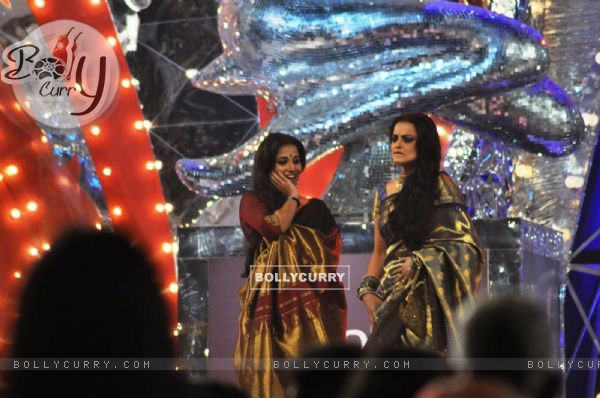 Vidya Balan and Rekha at 18th Annual Colors Screen Awards at MMRDA Grounds in Mumbai