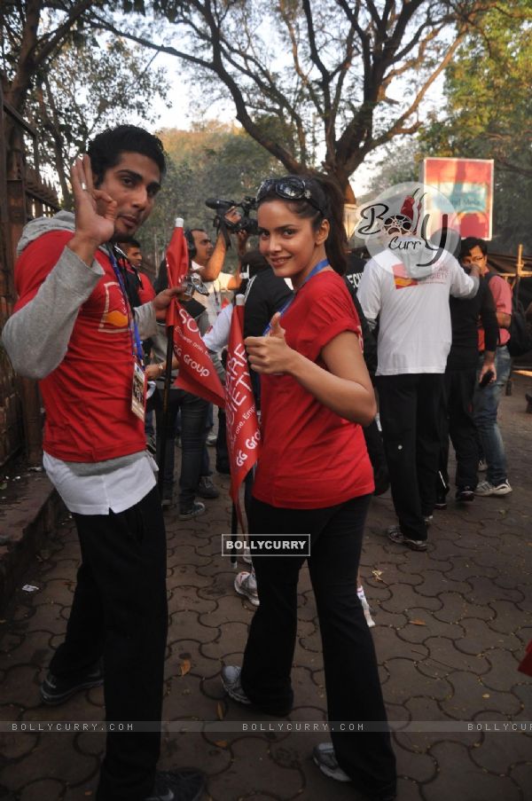 Prateik Babbar and Shazahn Padamsee at Standard Chartered Mumbai Marathon 2012 in Mumbai